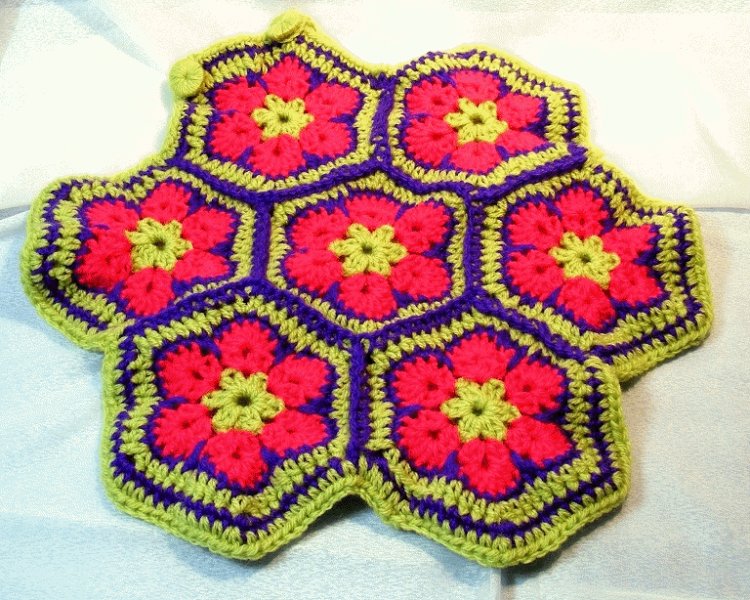 Hexagonal cushion